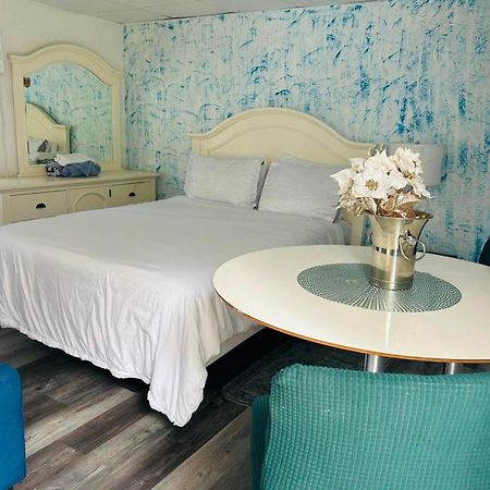 Cozy Studio Only 10 Minutes By Car Of Siesta Key Sarasota Exterior photo