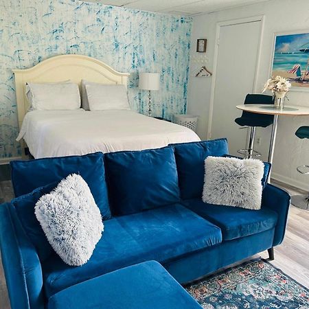 Cozy Studio Only 10 Minutes By Car Of Siesta Key Sarasota Exterior photo