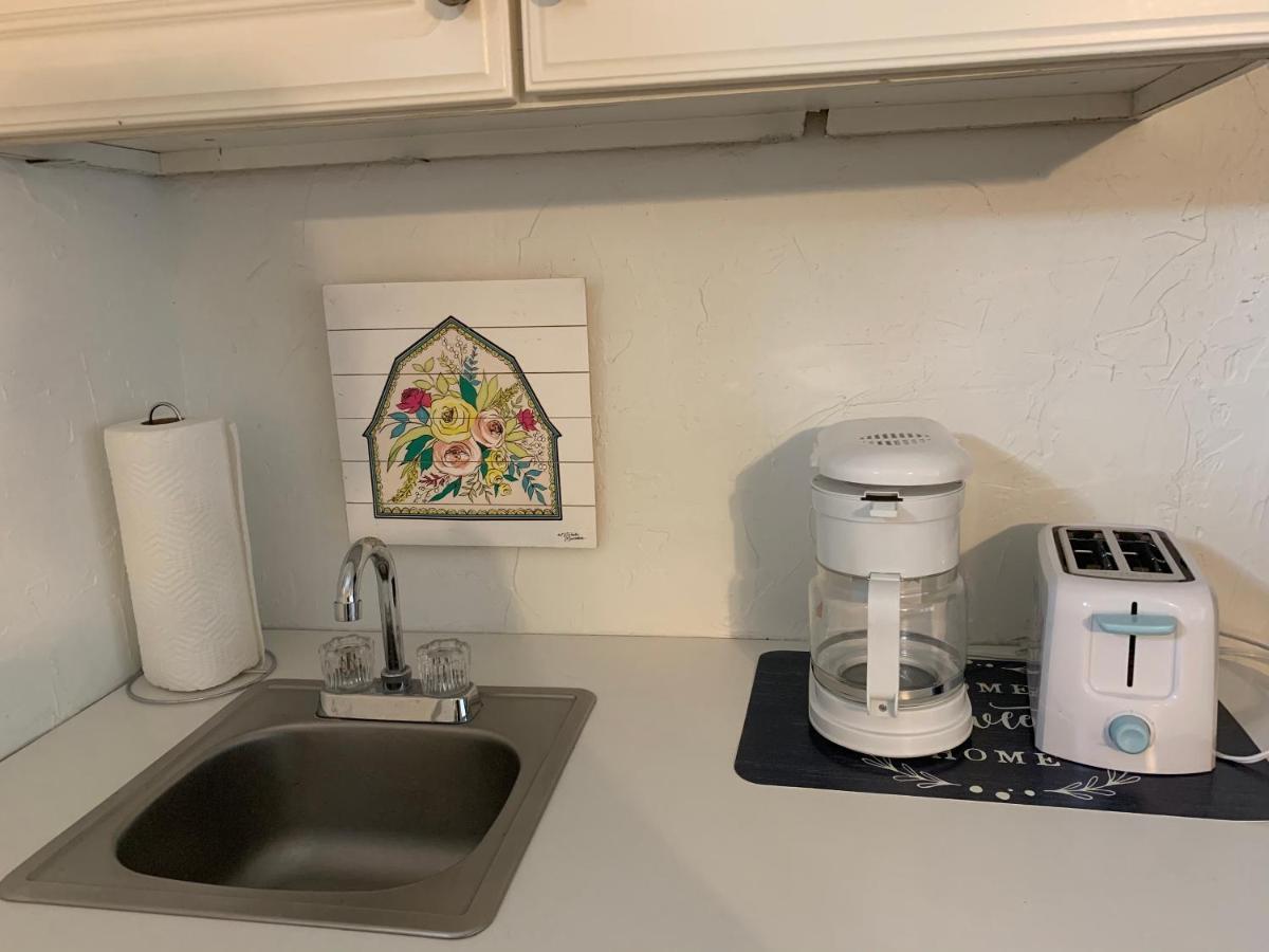 Cozy Studio Only 10 Minutes By Car Of Siesta Key Sarasota Exterior photo