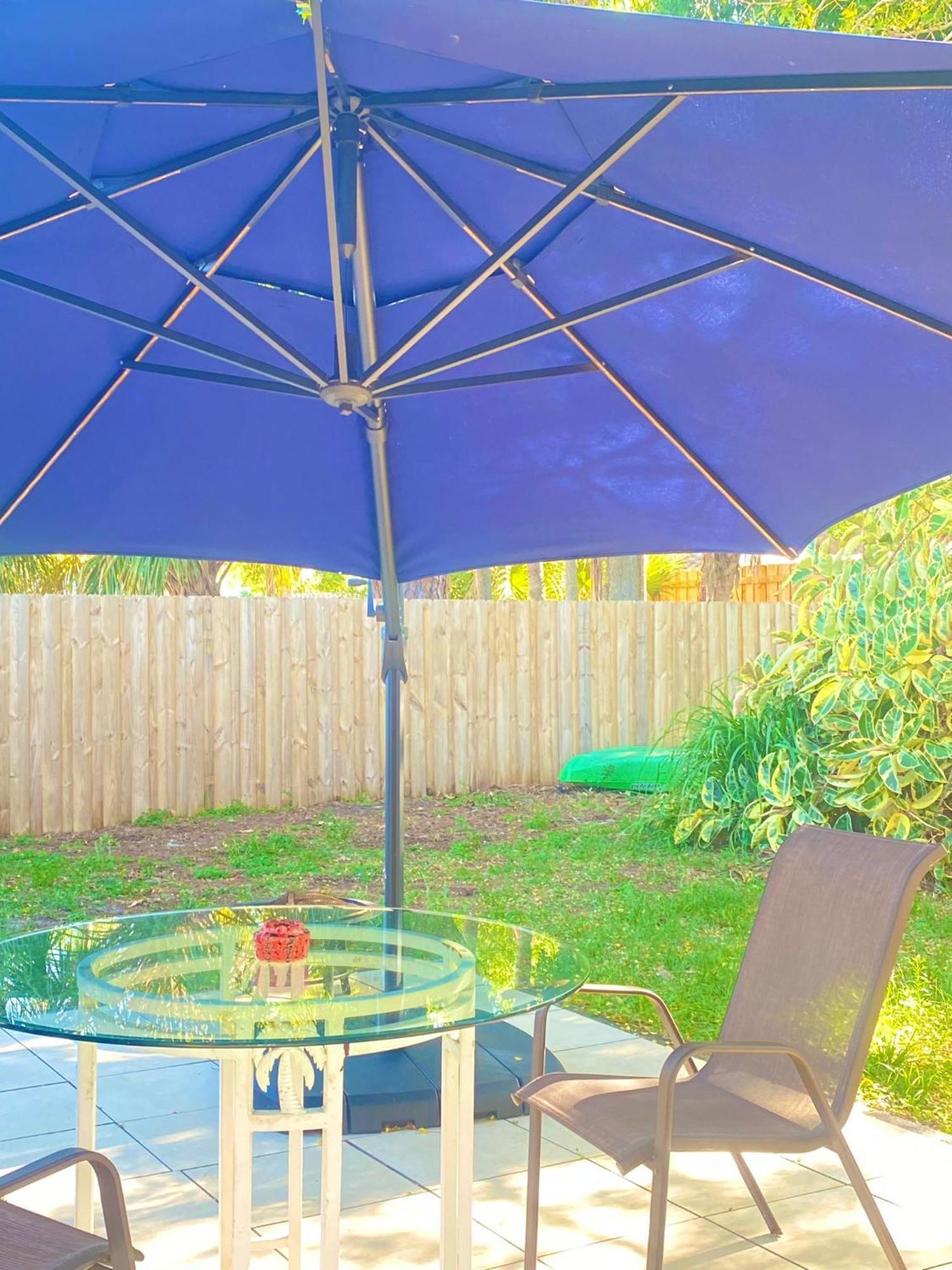 Cozy Studio Only 10 Minutes By Car Of Siesta Key Sarasota Exterior photo